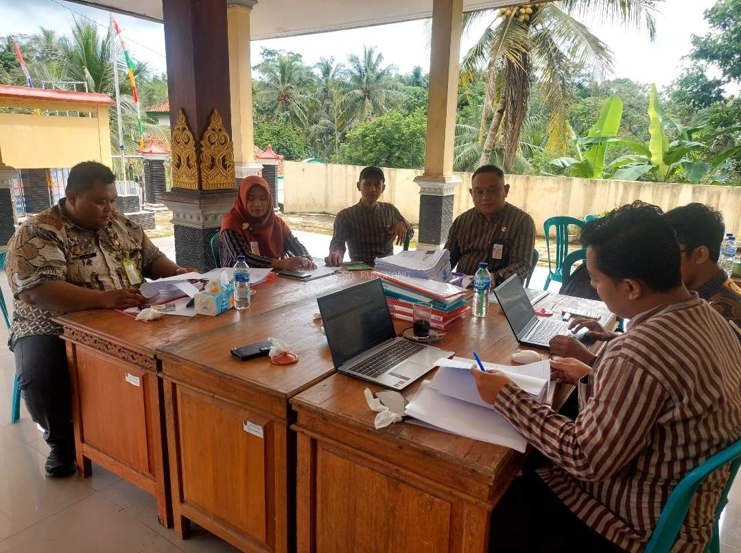 Monitoring dan Evaluasi Pelaksanaan Pengelolaan Keauangan Desa Tahun Anggaran 2024